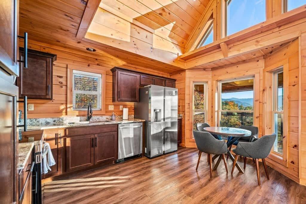 Mountain Mist Villa Гетлинбург Екстериор снимка